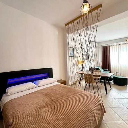 Comfy Center *